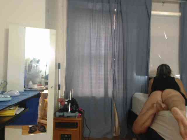 FIXMYASSTOO webcam