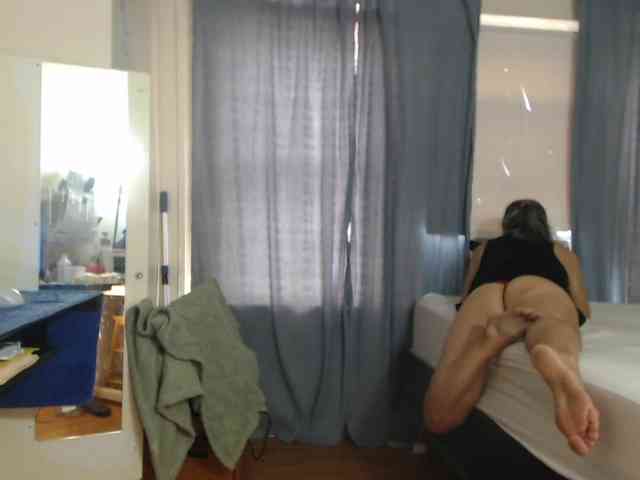 FIXMYASSTOO webcam