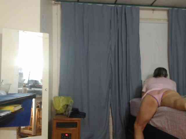 FIXMYASSTOO webcam