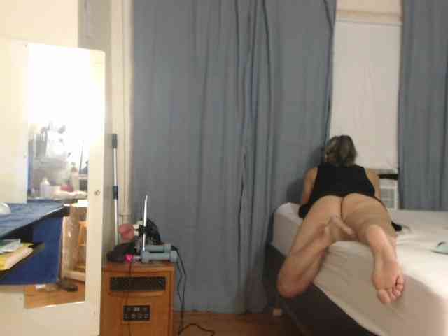 FIXMYASSTOO webcam