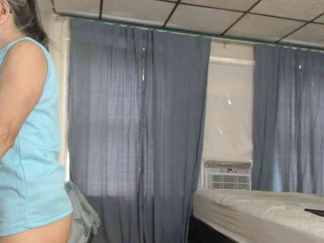 FIXMYASSTOO webcam