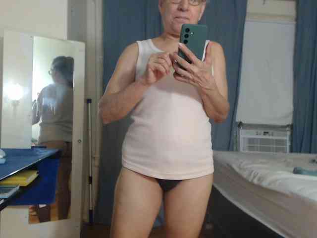FIXMYASSTOO webcam