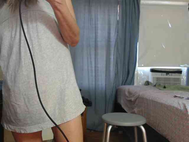 FIXMYASSTOO webcam