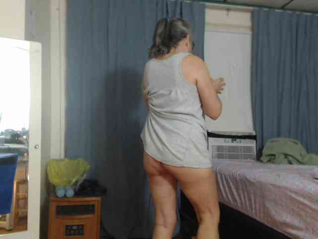 FIXMYASSTOO webcam