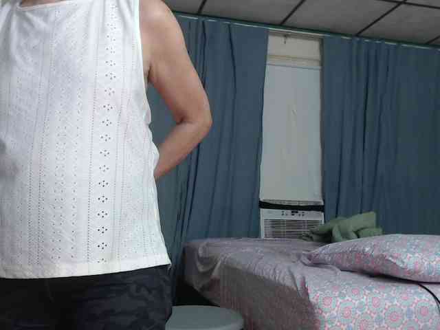 FIXMYASSTOO webcam