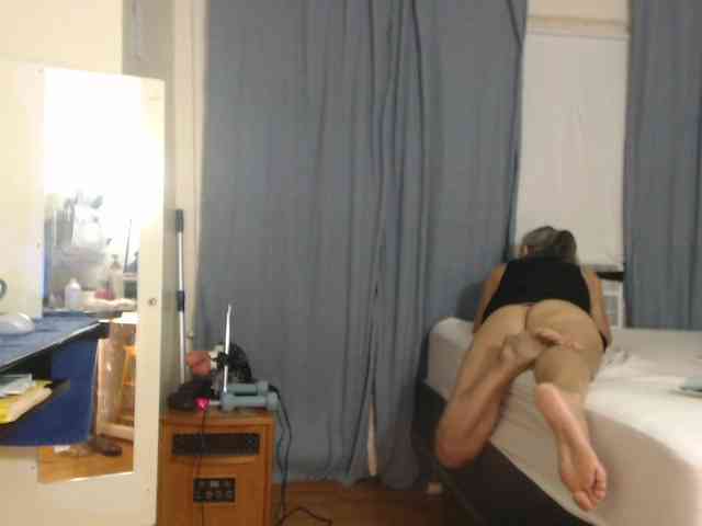 FIXMYASSTOO webcam