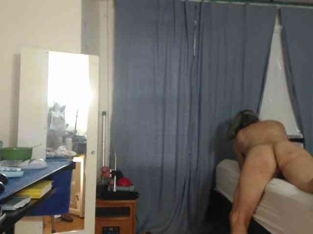 FIXMYASSTOO webcam