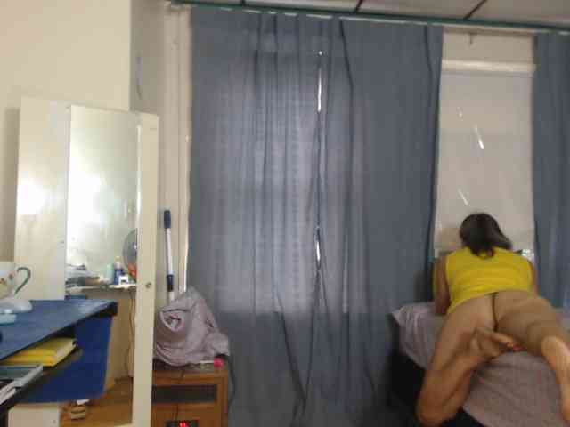 FIXMYASSTOO webcam