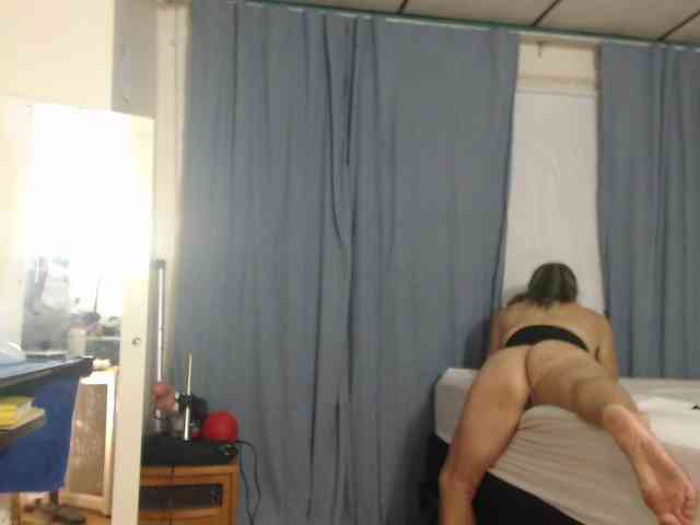 FIXMYASSTOO webcam