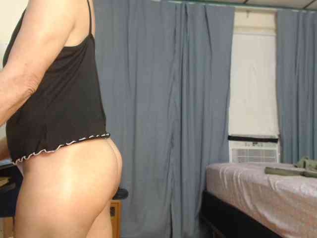 FIXMYASSTOO webcam