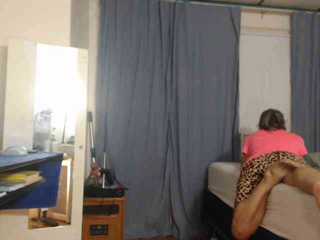 FIXMYASSTOO webcam