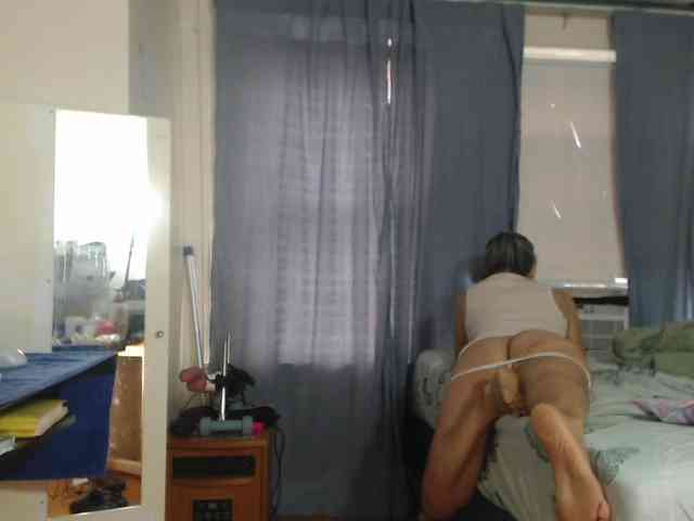 FIXMYASSTOO webcam