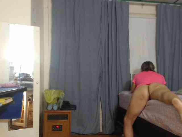 FIXMYASSTOO webcam
