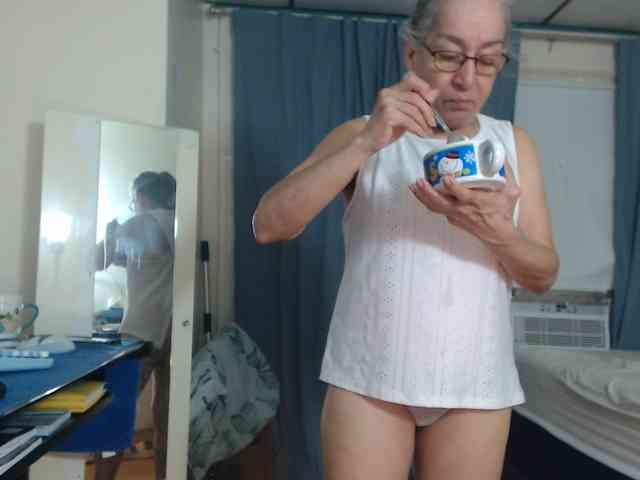 FIXMYASSTOO webcam