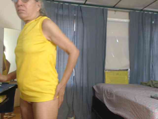 FIXMYASSTOO webcam