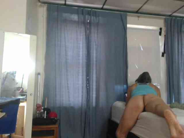 FIXMYASSTOO webcam