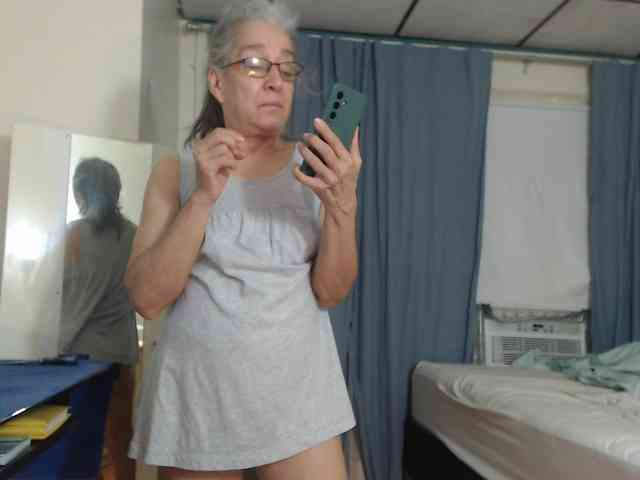 FIXMYASSTOO webcam
