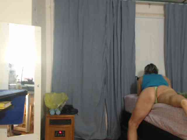 FIXMYASSTOO webcam