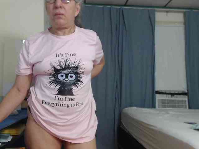 FIXMYASSTOO webcam