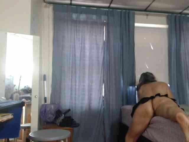 FIXMYASSTOO webcam