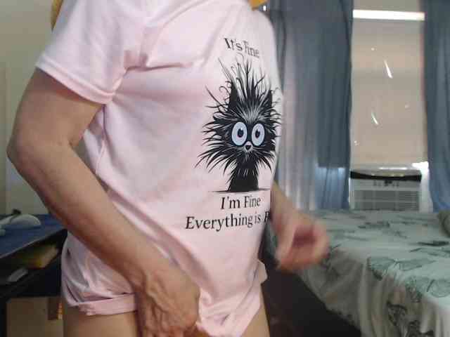 FIXMYASSTOO webcam