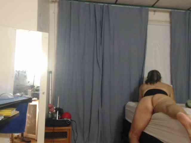 FIXMYASSTOO webcam