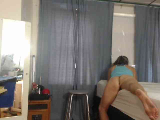 FIXMYASSTOO webcam