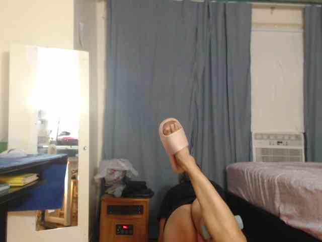 FIXMYASSTOO webcam