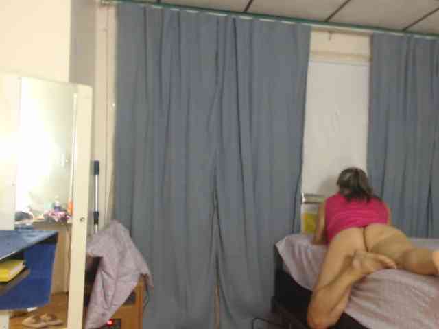 FIXMYASSTOO webcam