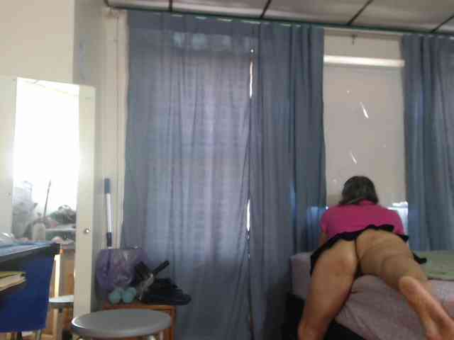 FIXMYASSTOO webcam