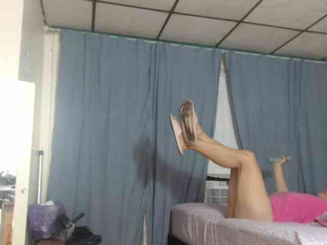 FIXMYASSTOO webcam