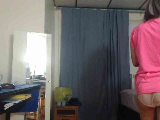 FIXMYASSTOO webcam