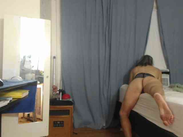FIXMYASSTOO webcam