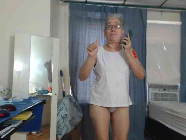 FIXMYASSTOO webcam