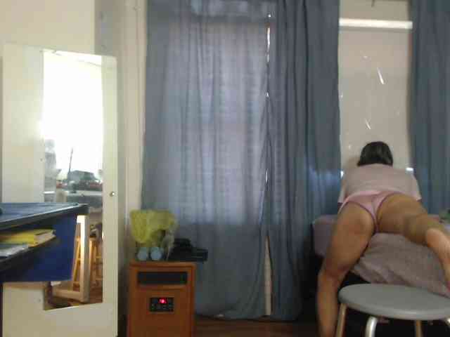 FIXMYASSTOO webcam