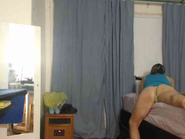 FIXMYASSTOO webcam