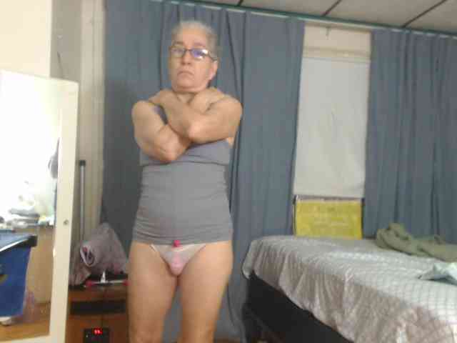 FIXMYASSTOO webcam