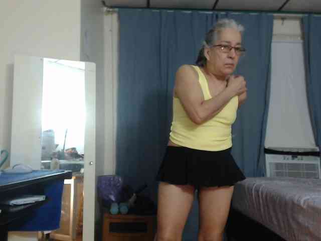 FIXMYASSTOO webcam