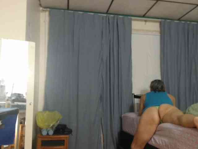 FIXMYASSTOO webcam