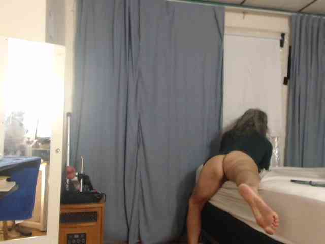 FIXMYASSTOO webcam