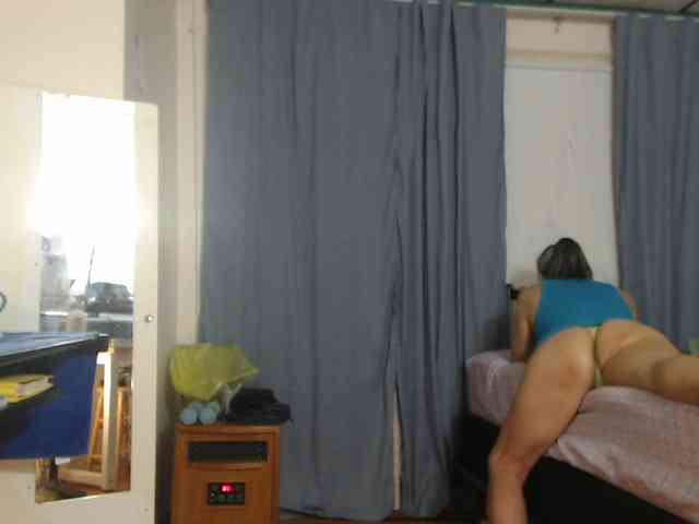 FIXMYASSTOO webcam