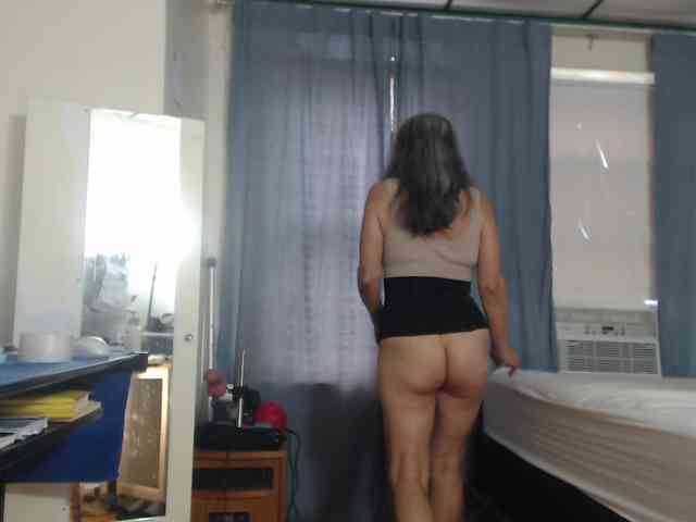 FIXMYASSTOO webcam
