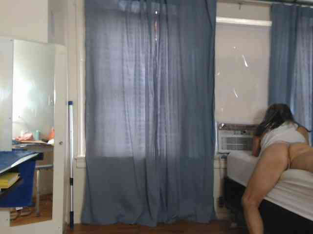 FIXMYASSTOO webcam