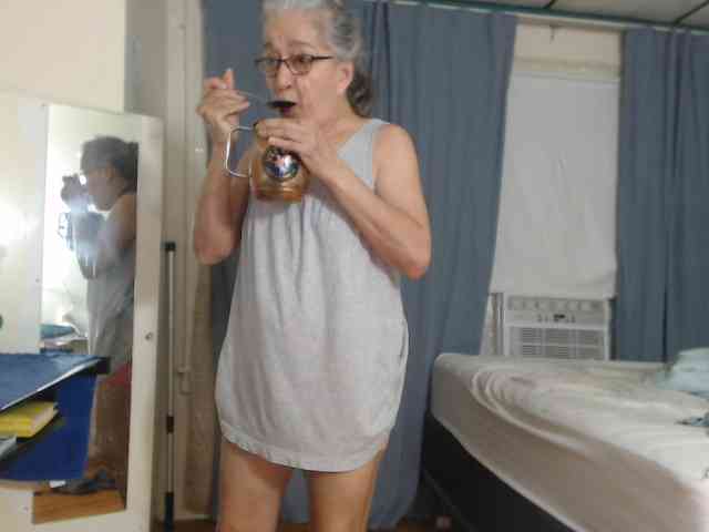 FIXMYASSTOO webcam