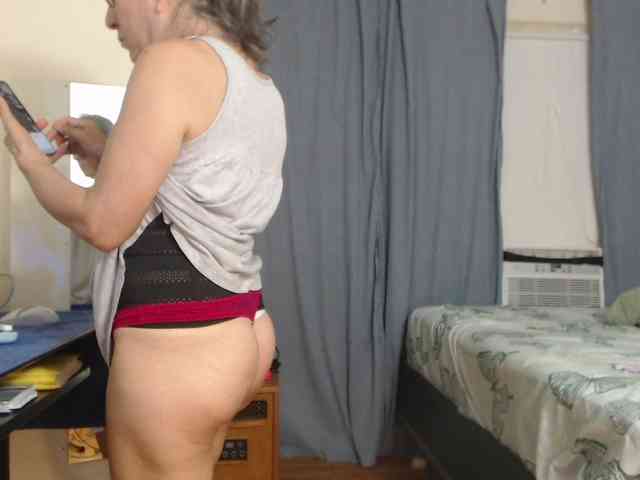 FIXMYASSTOO webcam