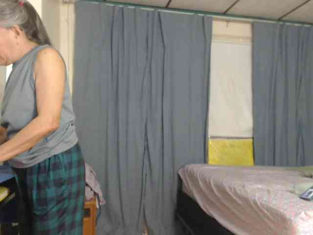 FIXMYASSTOO webcam