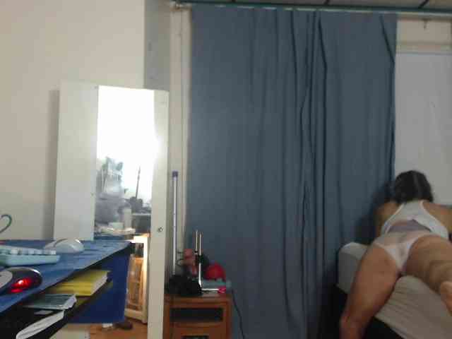 FIXMYASSTOO webcam