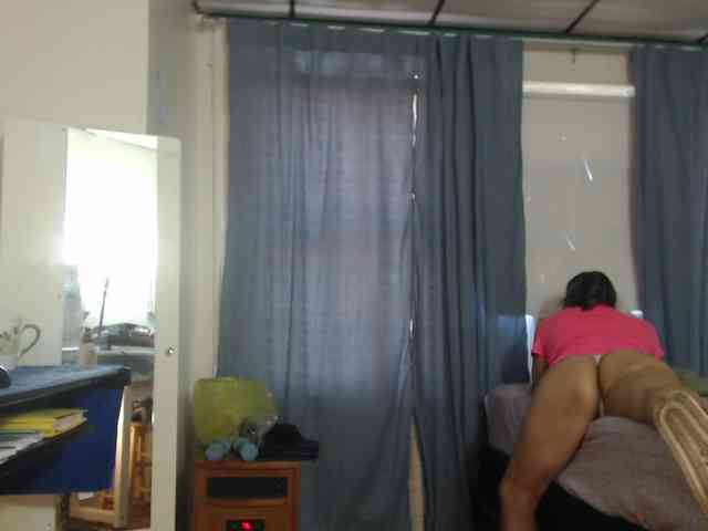 FIXMYASSTOO webcam