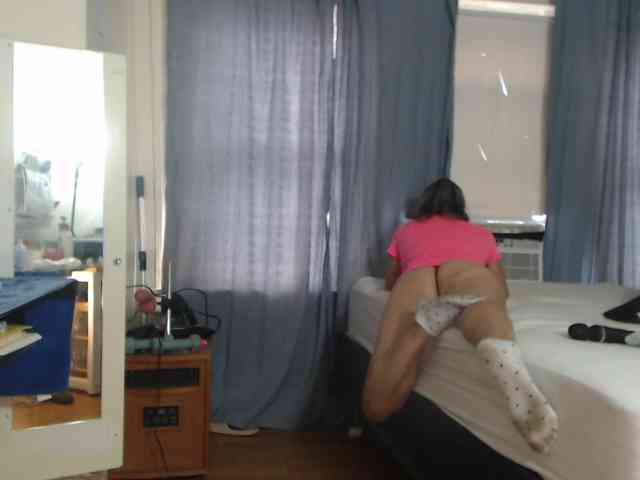 FIXMYASSTOO webcam