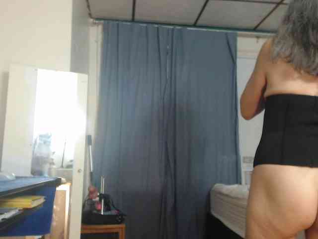 FIXMYASSTOO webcam